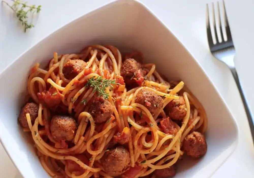 Przyprawy do spaghetti - jak doprawić sos, by smakował idealnie?