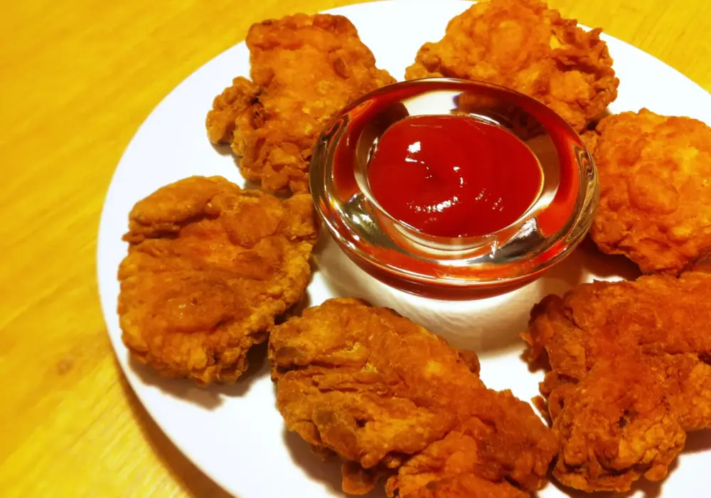 Jak zrobić nuggetsy z kurczaka KFC, które zachwycą smakiem i chrupkością