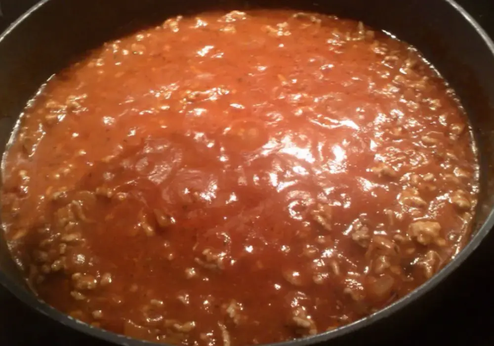 Sos do spaghetti - jak zrobić idealny? Prosty przepis!