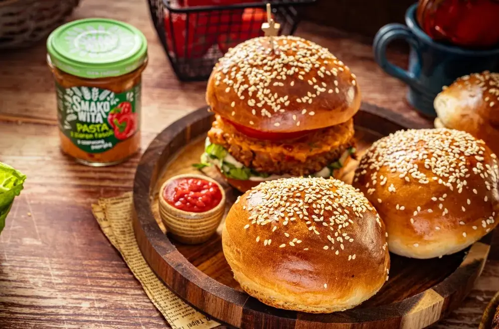 Jak zrobić bułki do burgera, które zachwycą Twoich gości