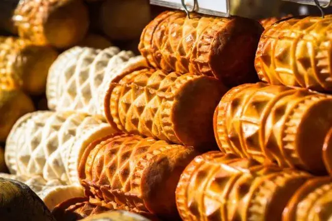Ile kcal ma oscypek z grilla i jak wpływa na dietę?