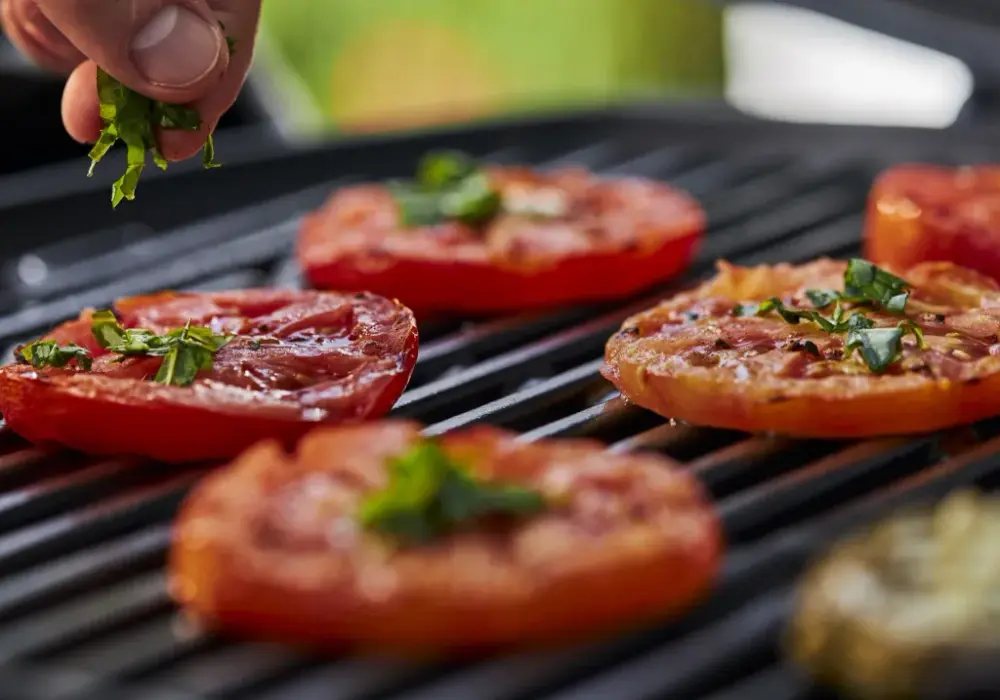 Najlepsze przepisy na warzywa na grillu, które zachwycą Twoich gości