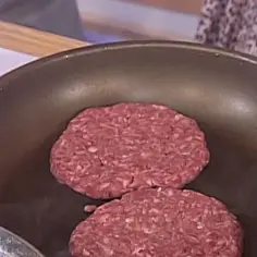 Jak składać burgera - uniknij najczęstszych błędów w przygotowaniu