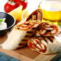 Pyszna tortilla z kurczakiem z grilla elektrycznego, którą pokochasz