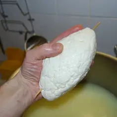 Jak zrobić oscypek z krowiego mleka - łatwy przepis krok po kroku