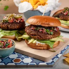 Jakie warzywa do burgera? Odkryj zaskakujące dodatki, które zachwycą