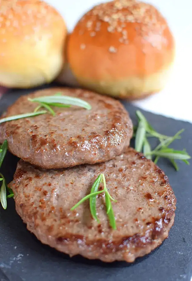 Zdjęcie Jak zrobić burger wołowy - idealny przepis, który zachwyci smakoszy