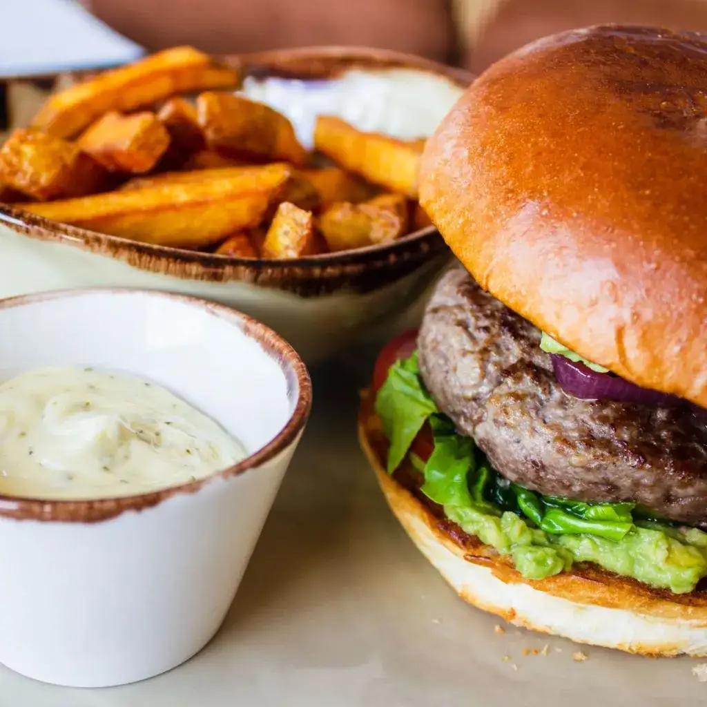 Zdjęcie Najlepsze sosy do burgera, które podkręcą smak twoich potraw