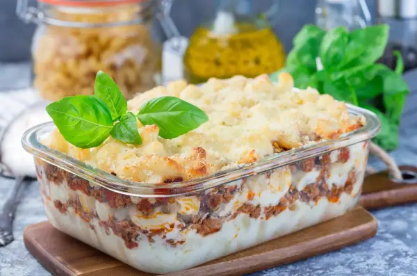 Zapiekanka makaronowa z mięsem mielonym - kremowa i idealna!