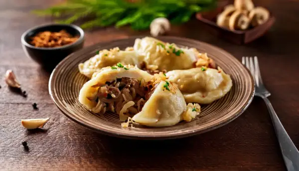 Pierogi z kapustą - przepis na idealne ciasto i farsz!